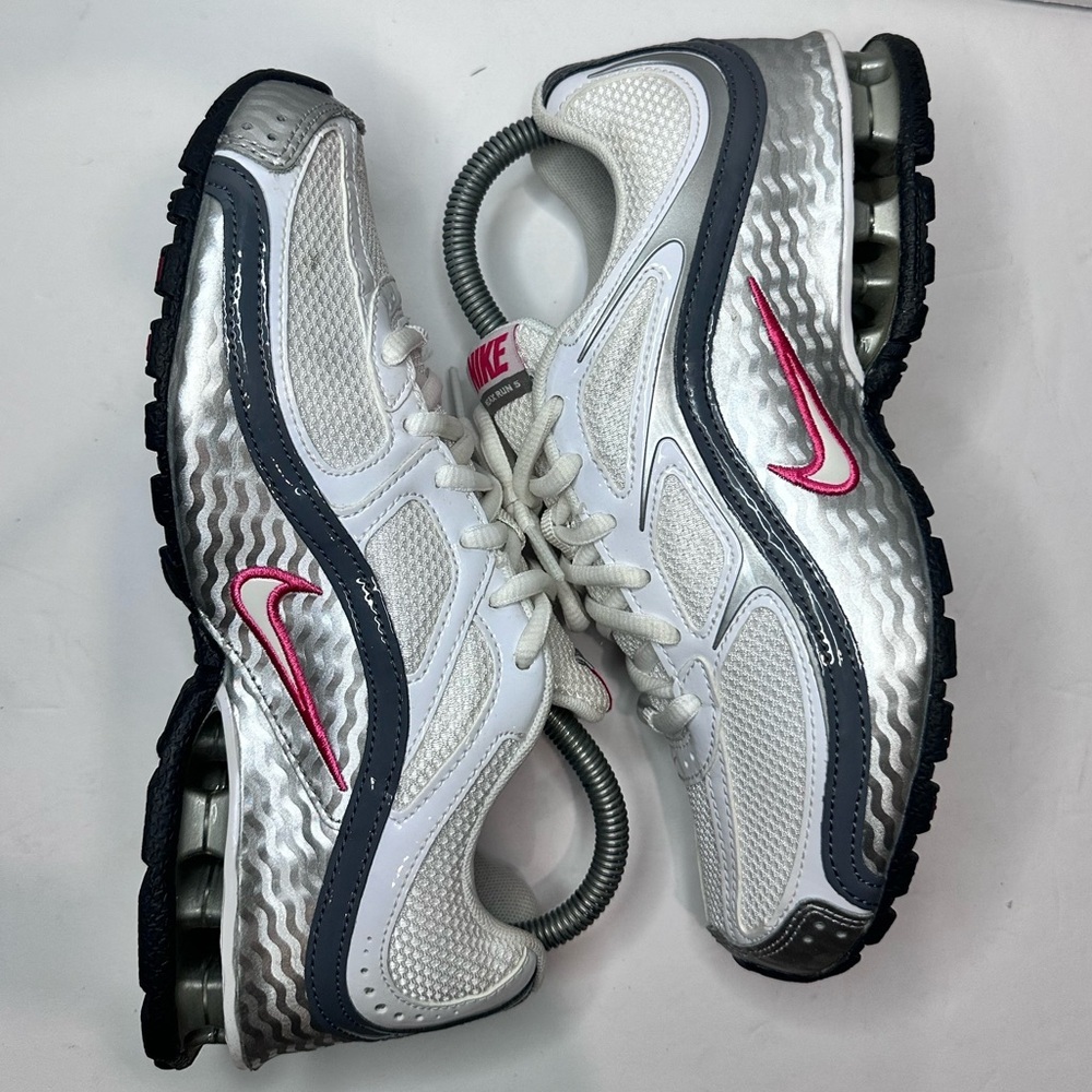 Nike Reax Women's White and Gray Sneakers - Picture 4 of 10